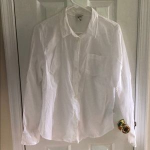 Cute lightweight white button up top
